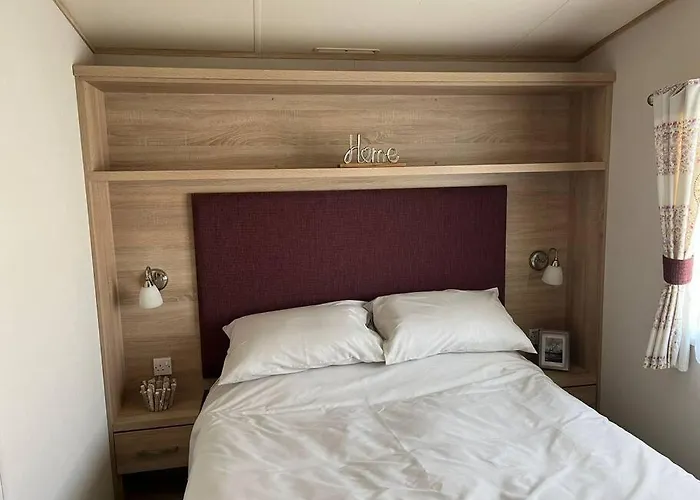 New Forest Retreat On A 5* Holiday Resort