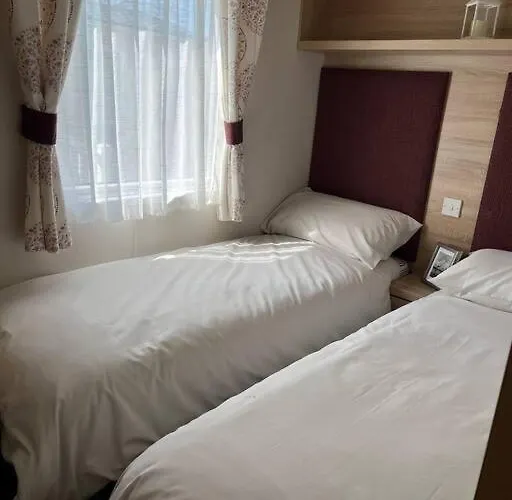 New Forest Retreat On A 5* Holiday Resort