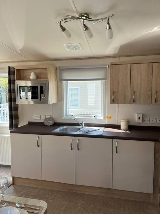 New Forest Retreat On A 5* New Milton